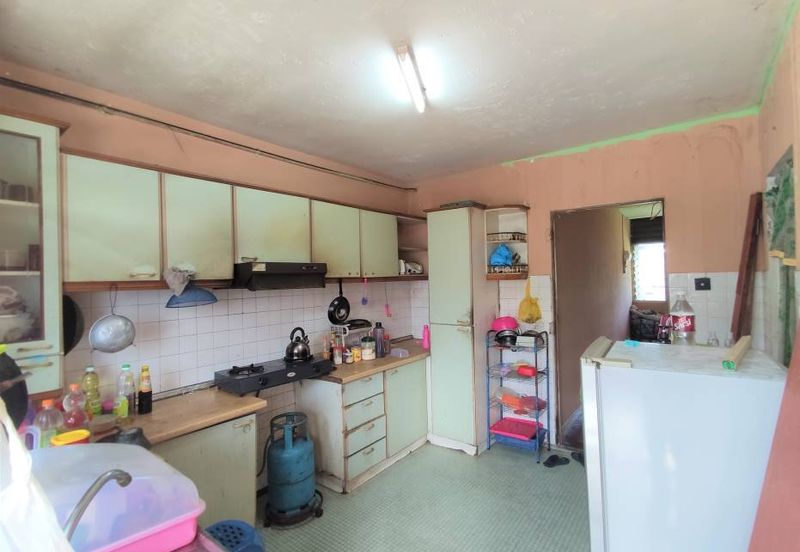 [Tingkat 2 + 750 sqft] Apartment Seksyen 24, Shah 