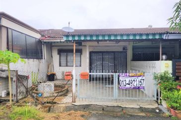 Single Storey Terrace, Taman Bunga Raya, Klang nea