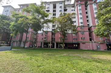 Tasik Heights Apartment