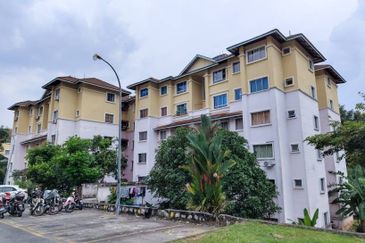 Astana Alam Apartment