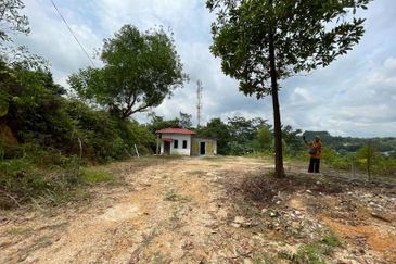 Putra Hill Residency