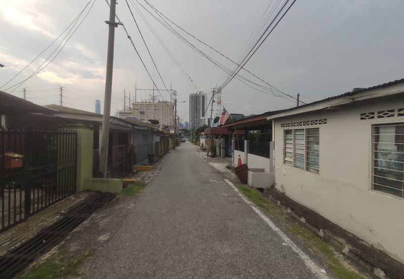 P/L 3713 KAMPUNG PANDAN