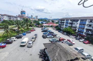 Apartment Taman Pinggiran Batu Caves