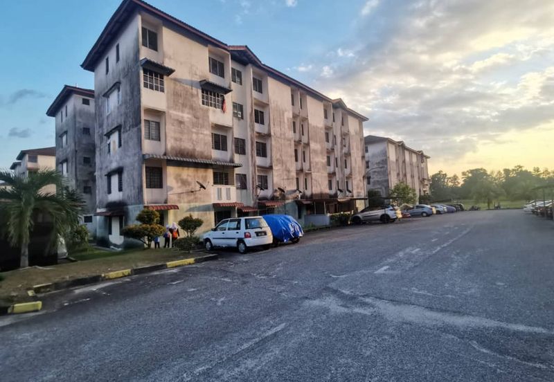 Seri Tanjung Apartment (Rose Court)