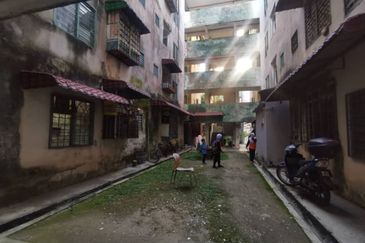 Seri Tanjung Apartment (Rose Court)