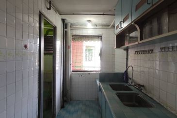 [NEAR LRT & 2nd FLOOR] Pangsapuri Pandan Jaya, Cheras, Ampang Jaya