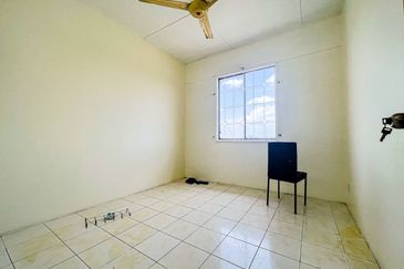 Vista Pinggiran, Taman Pinggiran Putra