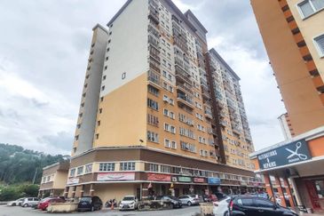 Residensi Bistaria, Ukay Bistari