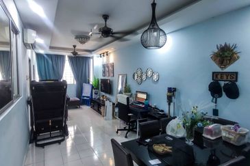 Residensi Bistaria, Ukay Bistari