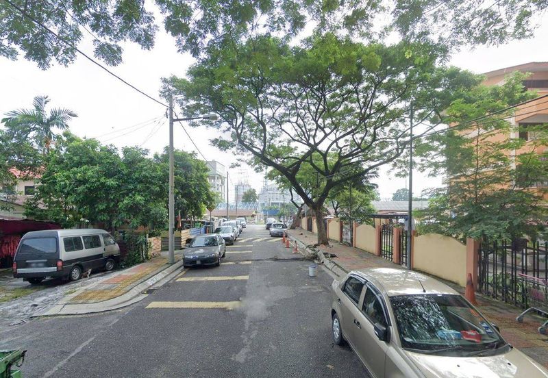 Tanah Lot Bungalow Kampung Pandan Kuala Lumpur near Tesco Ampang & MRT