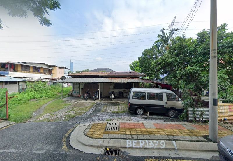 Tanah Lot Bungalow Kampung Pandan Kuala Lumpur near Tesco Ampang & MRT