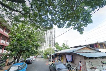 Tanah Lot Bungalow Kampung Pandan Kuala Lumpur near Tesco Ampang & MRT