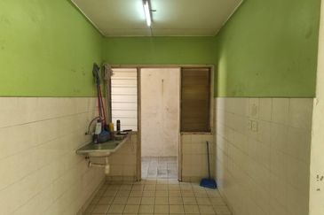 Apartment Suria Damansara Damai atas Speedmart nr MRT dan PLUS Highway