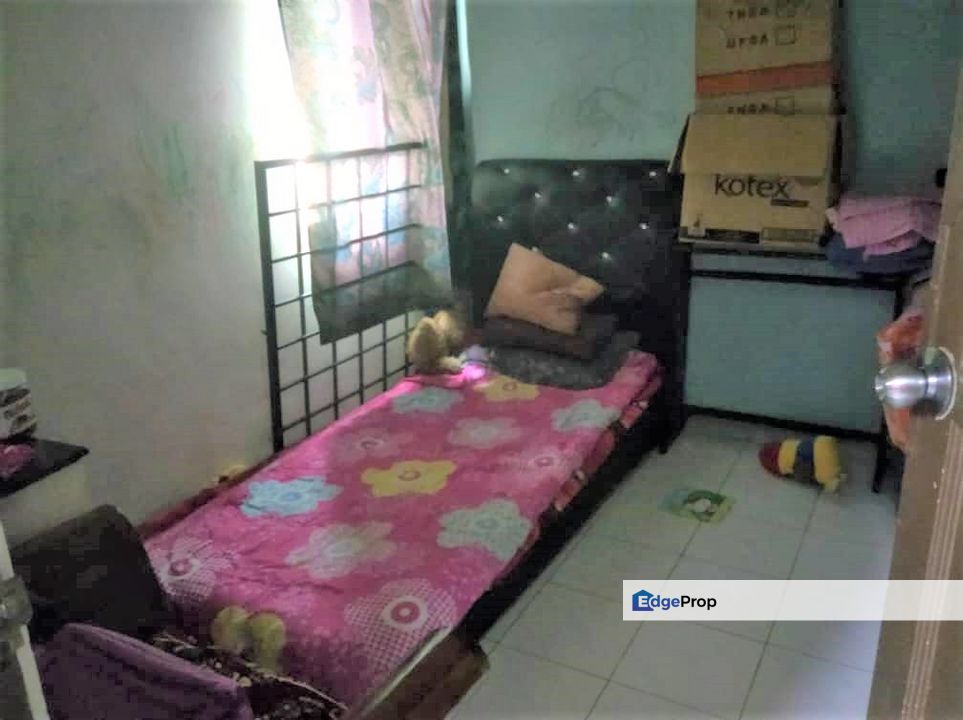 Apartment Taman Bunga Negara Seksyen 27 Shah Alam LRT Megah 28 Blok 37, Selangor, Shah Alam