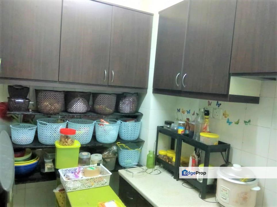 Apartment Taman Bunga Negara Seksyen 27 Shah Alam LRT Megah 28 Blok 37, Selangor, Shah Alam