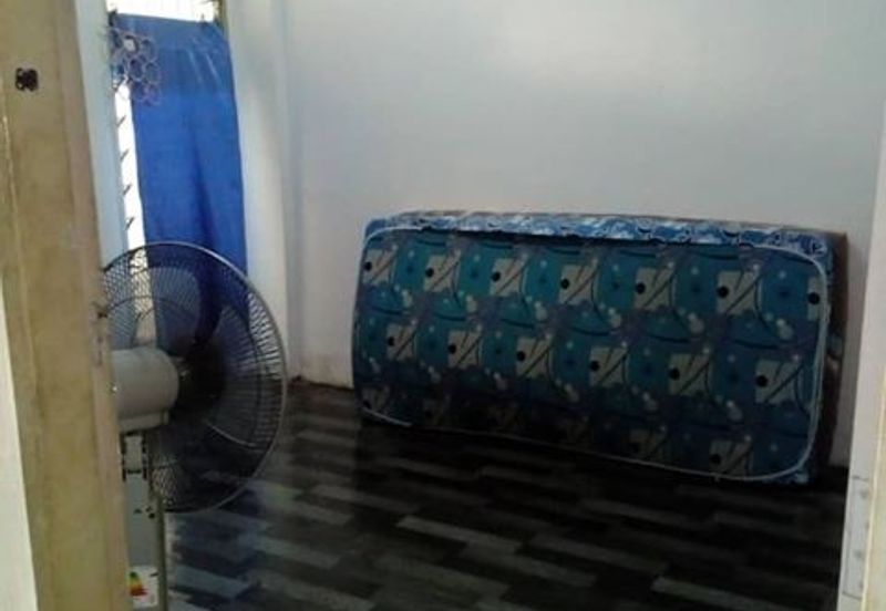 Flat Desa Mentari Blok 5