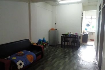 Flat Desa Mentari Blok 5