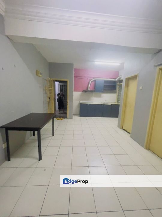 Spring Court Apartment Taman Mas Puchong Prima LRT Lift Koi, Selangor, Puchong