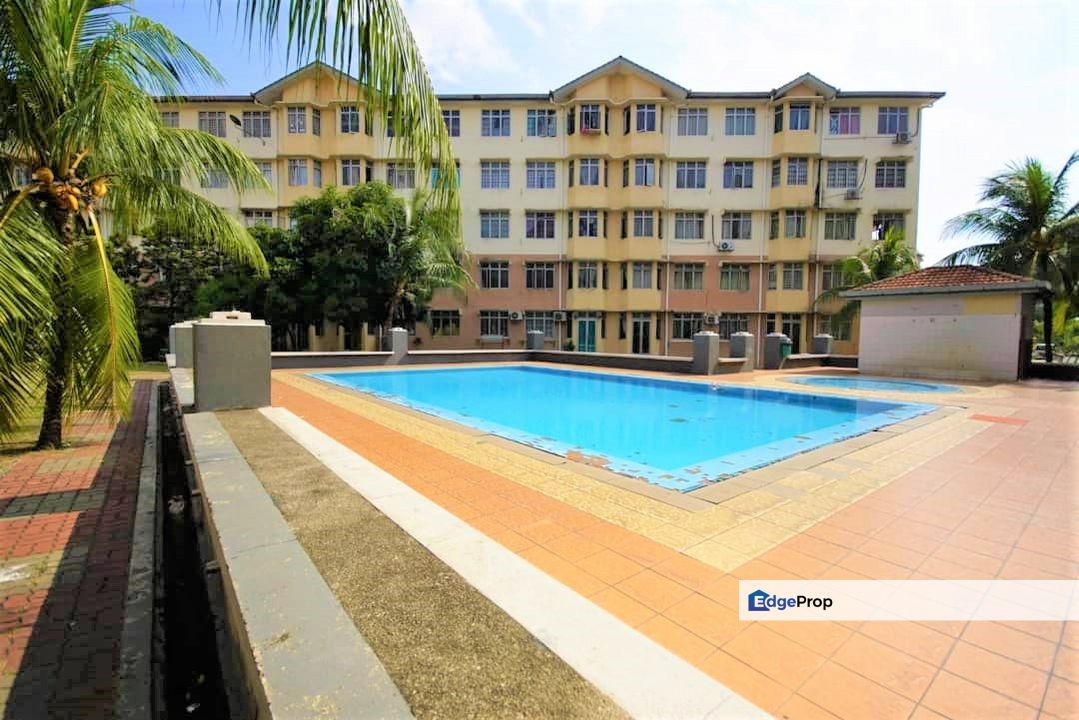 Rimau Perdana Apartment Kota Kemuning Shah Alam Swimming Pool, Selangor, Shah Alam