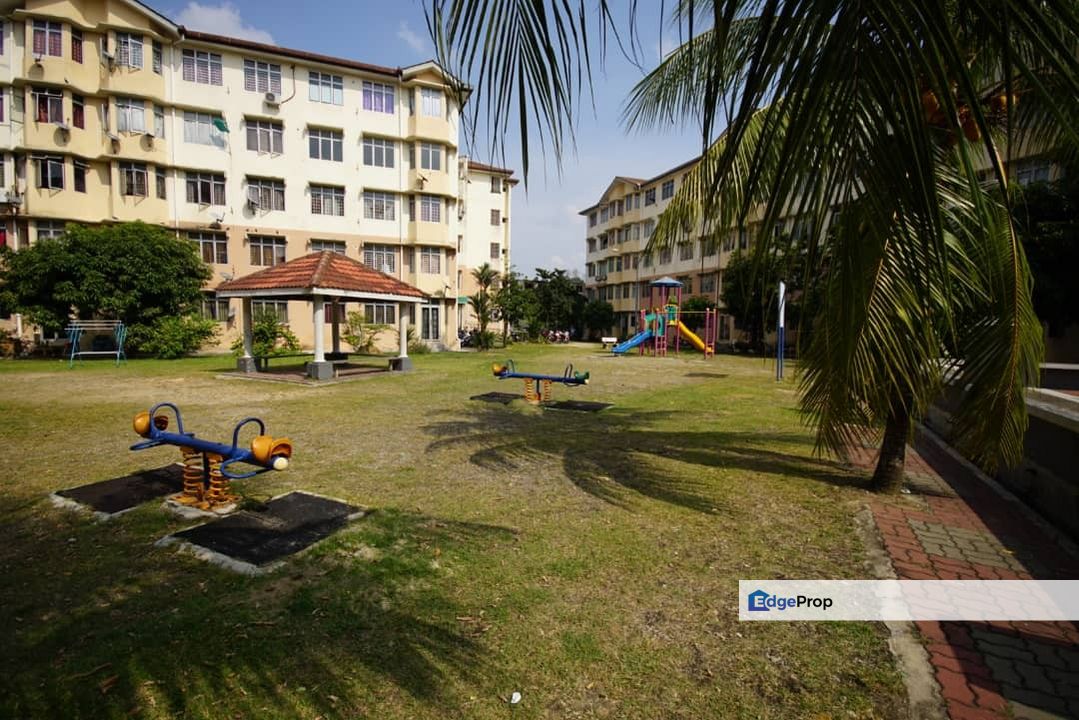 Rimau Perdana Apartment Kota Kemuning Shah Alam Swimming Pool, Selangor, Shah Alam