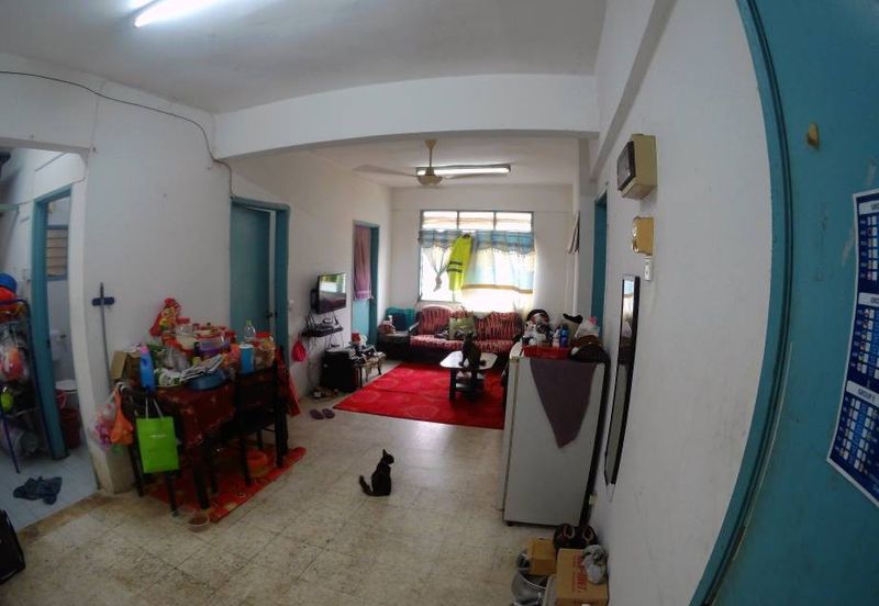 Dahlia Apartment, Putra Perdana