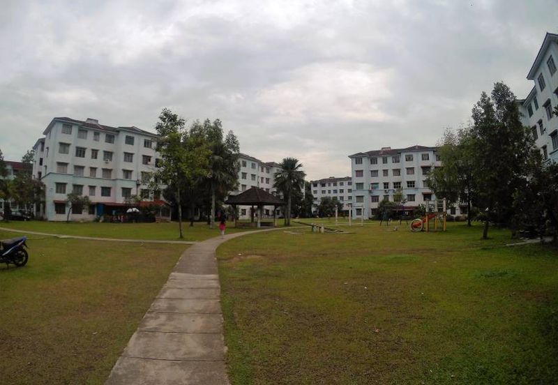 Dahlia Apartment, Putra Perdana