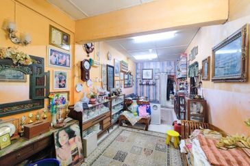 Pulau Indah ( Pulau Lumut )