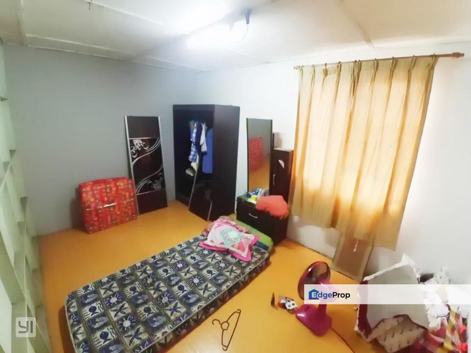 Rumah Teres 2 Tingkat Seksyen 18 Shah Alam nr 19 20, Selangor, Shah Alam