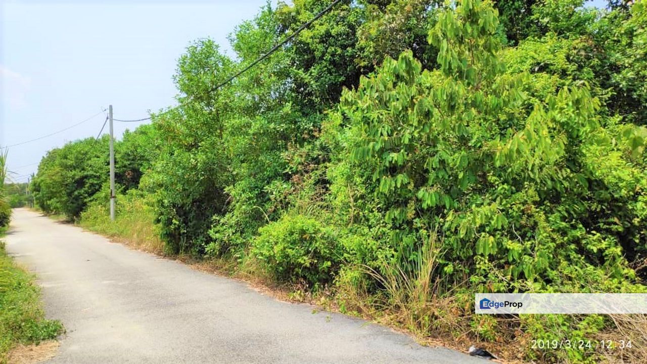 anah Lot Geran Individu Batu 7 Lekir Sitiawan Seri Manjung, Perak, Manjung