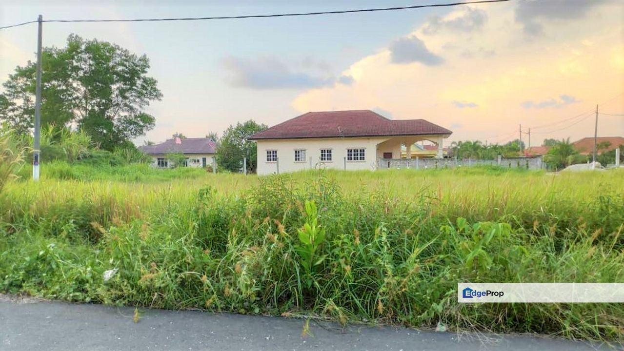 anah Lot Geran Individu Batu 7 Lekir Sitiawan Seri Manjung, Perak, Manjung
