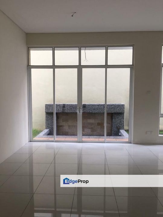 Triple storey Bungalow Casa Villa Seksyen 4 Shah Alam Banglo 3 Tingkat, Selangor, Shah Alam