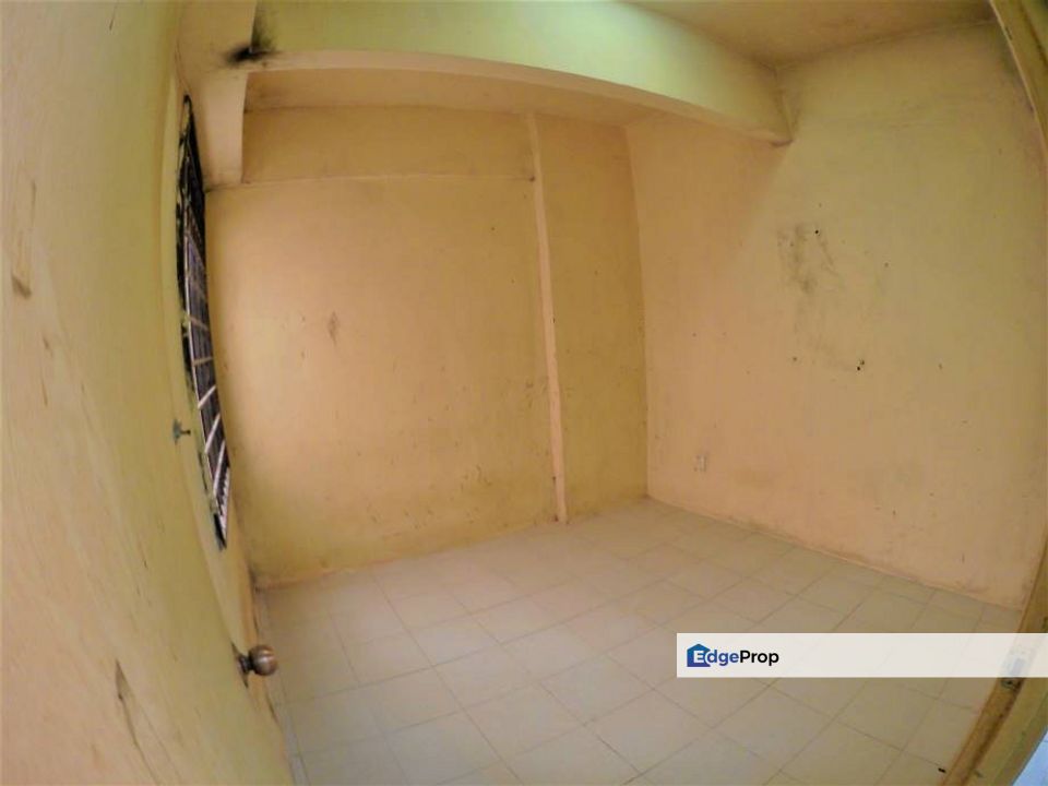 Spring Court Service Apartment Taman Mas Puchong Prima LRT Lift Koi, Selangor, Puchong