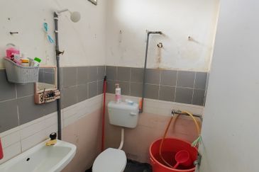 Taman Seroja, Bandar Baru Salak Tinggi