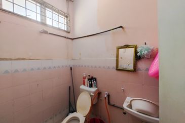 Taman Seroja, Bandar Baru Salak Tinggi