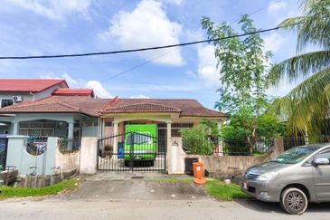 Taman Seroja, Bandar Baru Salak Tinggi