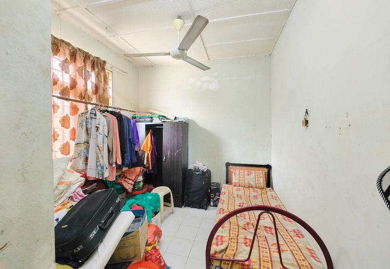 Taman Seroja, Bandar Baru Salak Tinggi