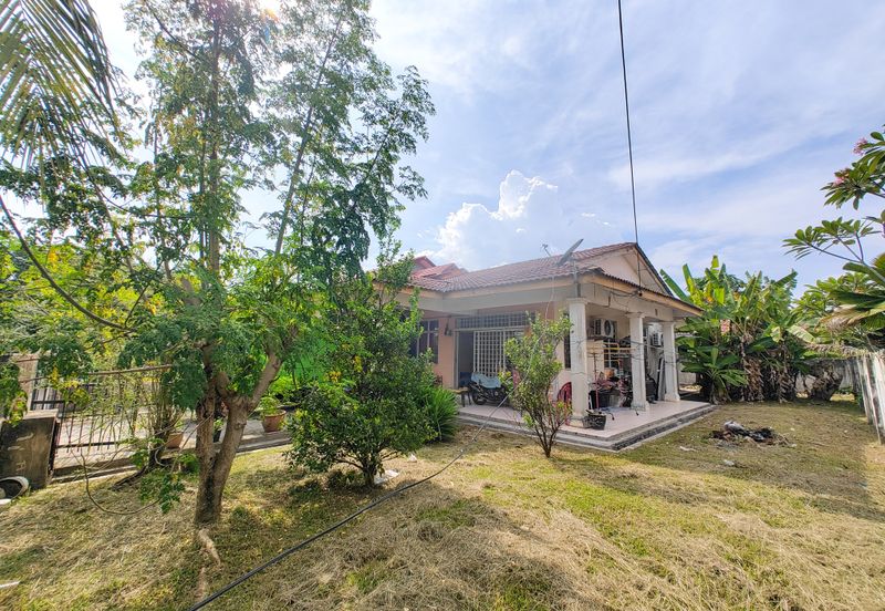 Taman Seroja, Bandar Baru Salak Tinggi