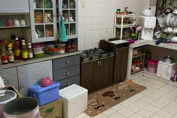 [FACING OPEN+MURAH] Double Storey Bukit Jelutong ,Seksyen U8 Shah Alam