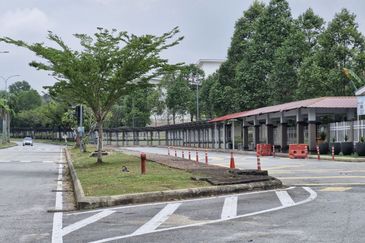 [FACING OPEN+MURAH] Double Storey Bukit Jelutong ,Seksyen U8 Shah Alam