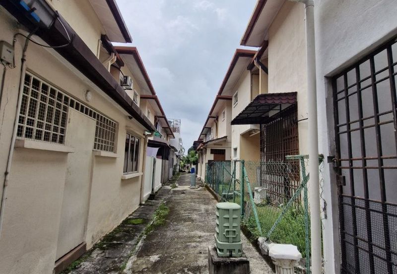 [FACING OPEN+MURAH] Double Storey Bukit Jelutong ,Seksyen U8 Shah Alam