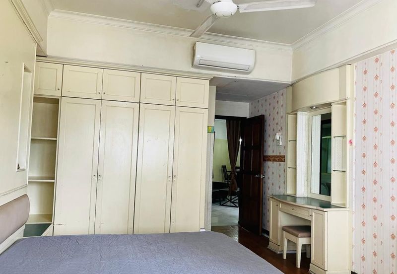 Villa Puteri Condominium