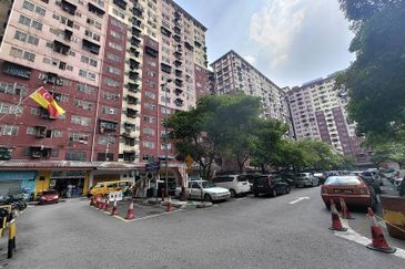 Desa Mentari Flat (Block 8)