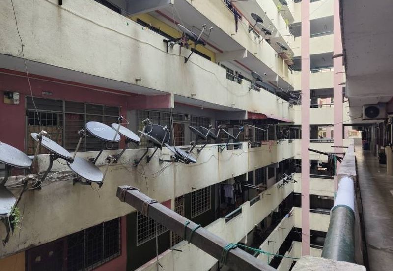 Desa Mentari Flat (Block 8)