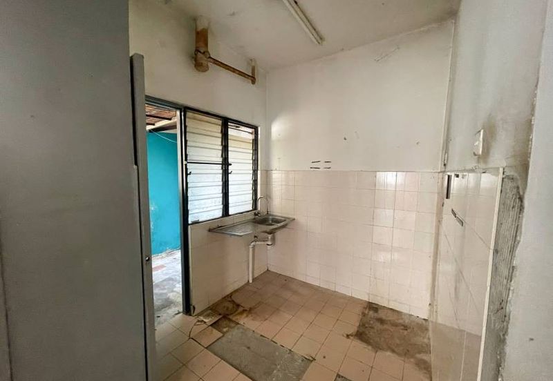 Puchong Utama Court 2