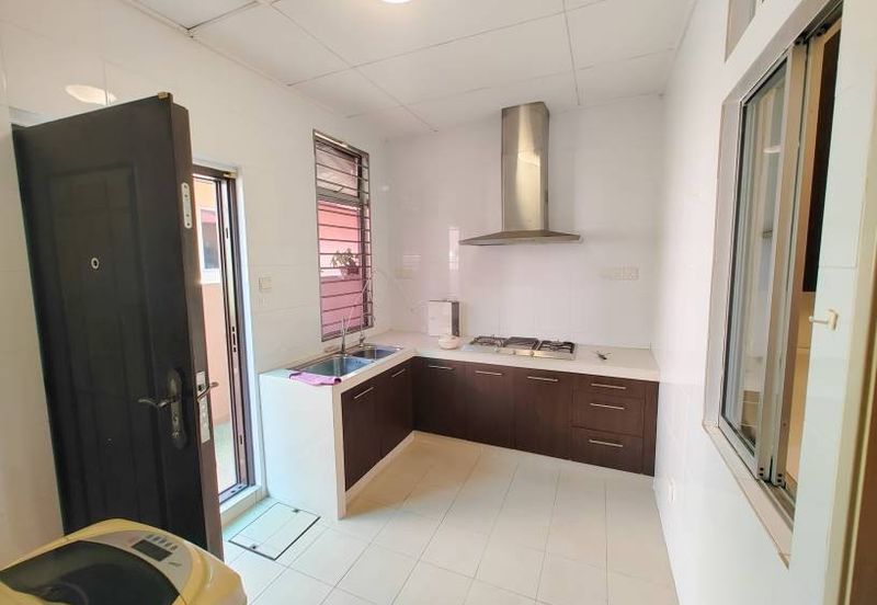 Canal Gardens, Kota Kemuning