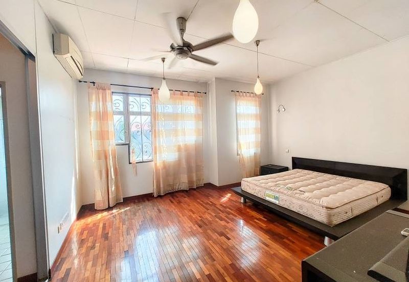 Canal Gardens, Kota Kemuning