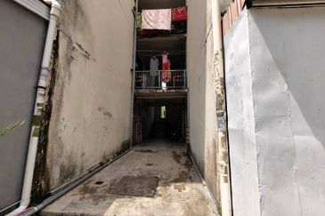 Flat PKNS, Seksyen 24