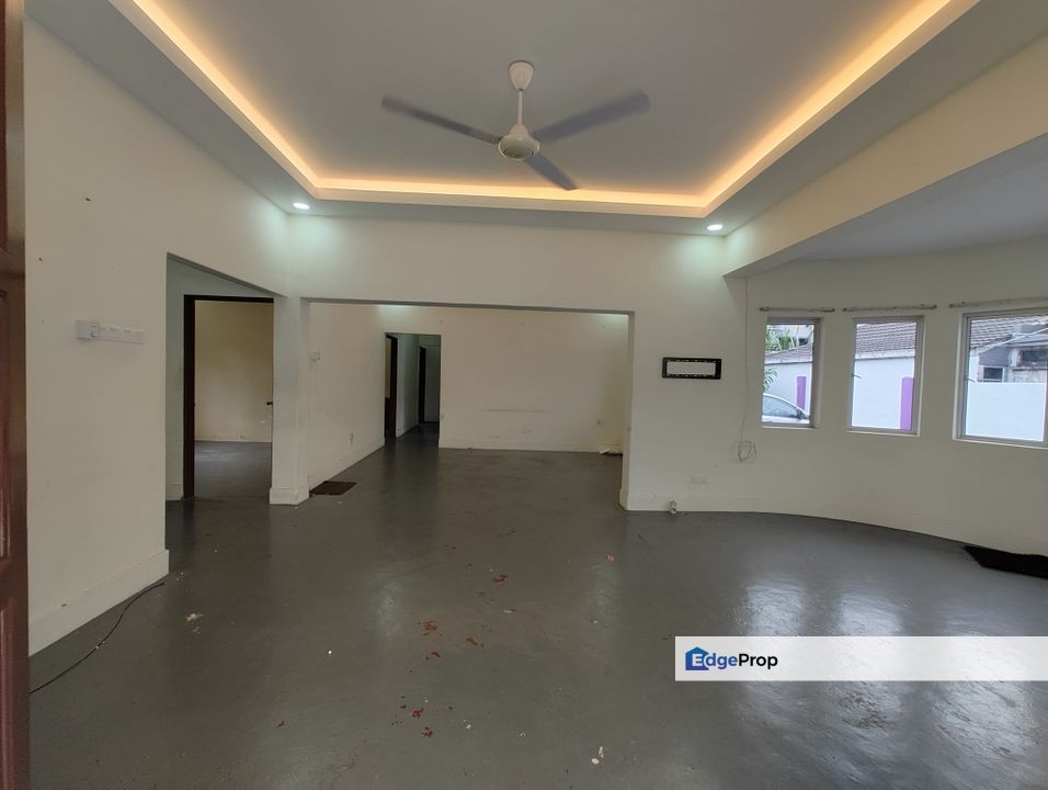 [6500sqft Refurbished] Single Storey Bungalow Seksyen 3 Petaling Jaya, Selangor, Petaling Jaya