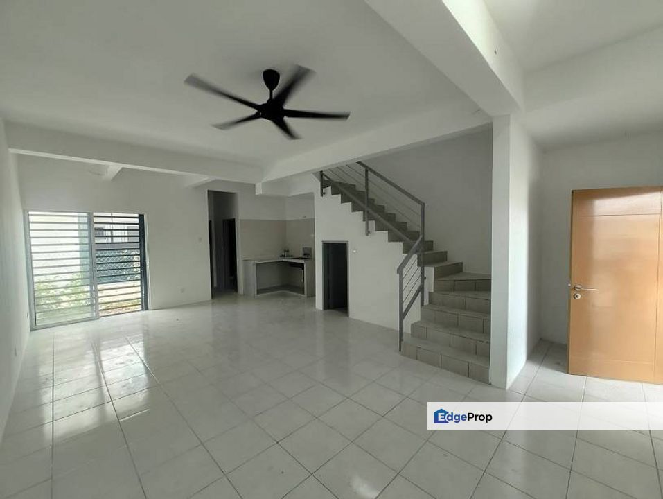 Rumah Baru Teres 2 Tingkat Bandar Mahkota Banting Sewa, Selangor, Banting