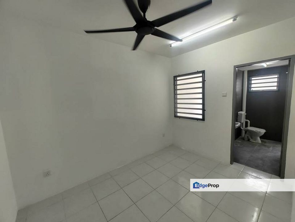 Rumah Baru Teres 2 Tingkat Bandar Mahkota Banting Sewa, Selangor, Banting